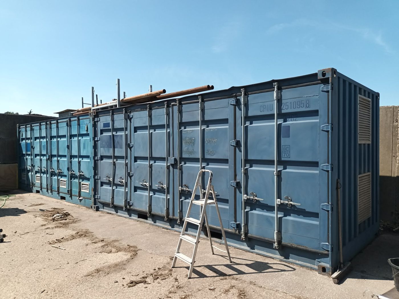 Storage container block before onsite respray